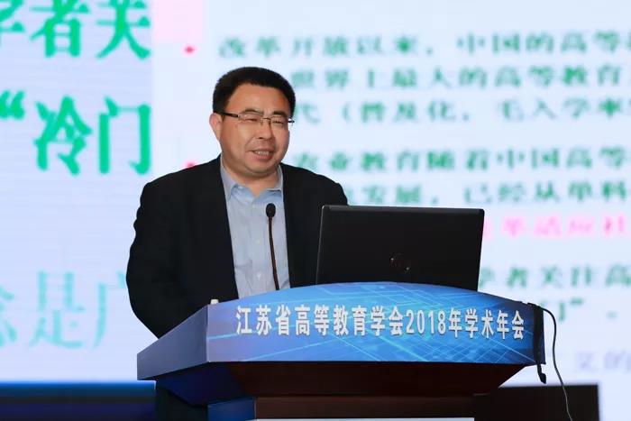 董维春.jpg
