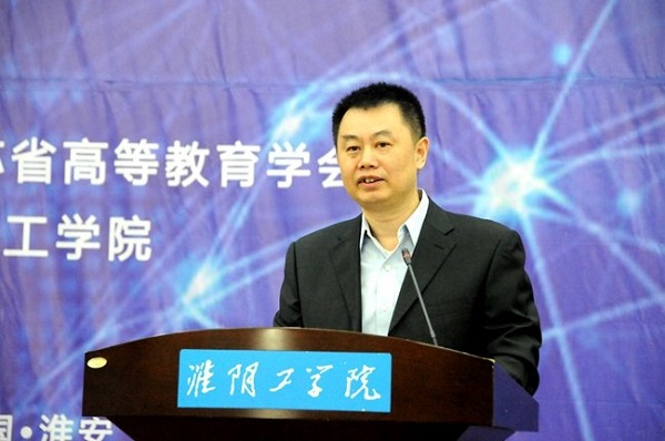 袁靖宇.jpg